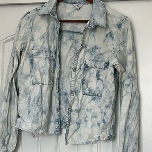 Jean jacket/top by guess size large acid wash